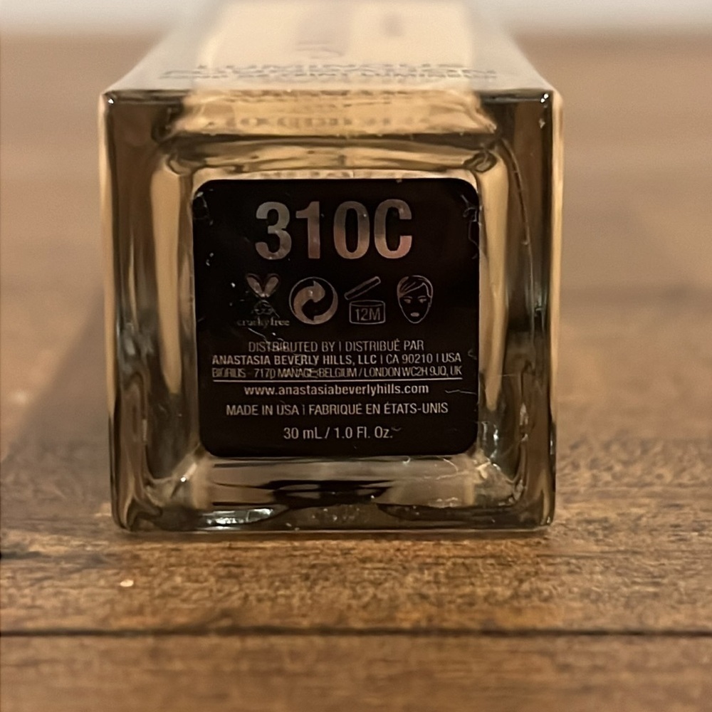 Anastasia Beverly Hills luminous foundation 310C - Picture 2 of 7